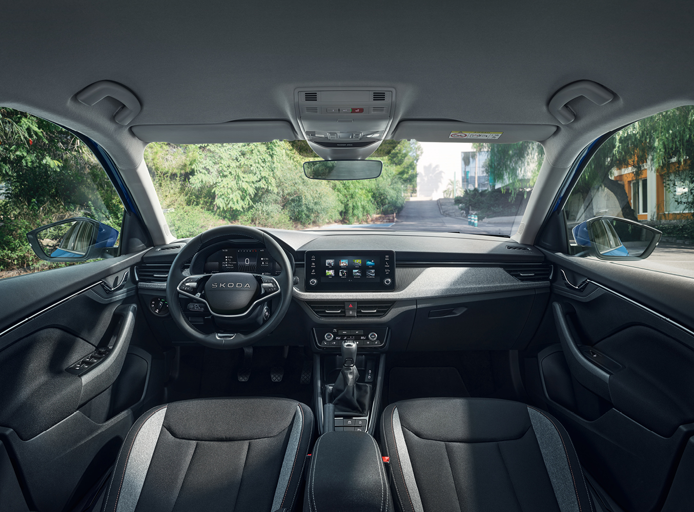 Auf dem Bild ist das Interieur eines Skoda Scalas zu sehen